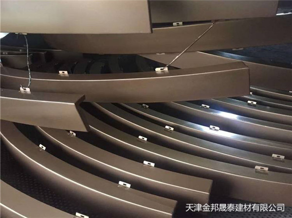 仿銅拉絲鋁單板